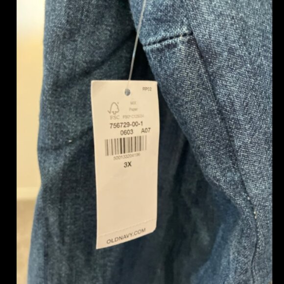 🎄3/$10 SALE🎄NWT Old Navy brand size 3X Denim Top - Picture 3 of 4